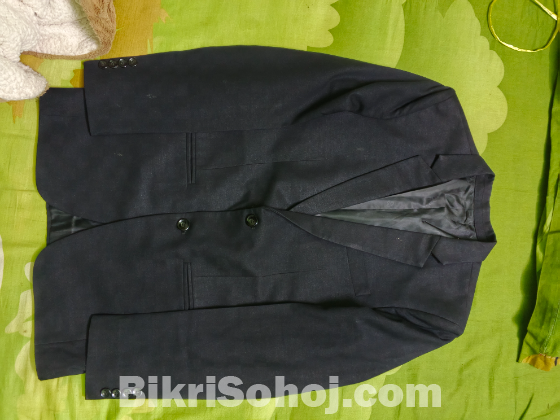 বেলমন্টে তৈরি ব্যবহৃত ব্লেজার